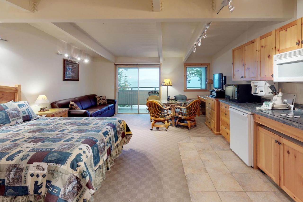 Many Springs Lakefront Condos Bigfork Habitación foto